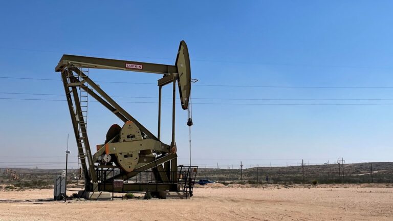 WTI breaks three-week losing streak