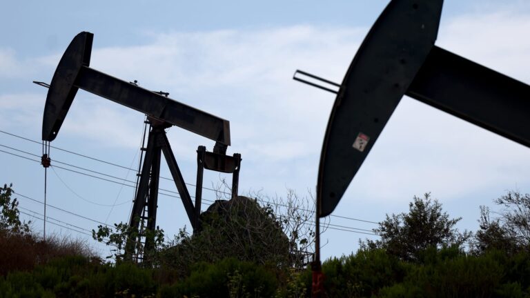 WTI, Brent on pace for third weekly loss