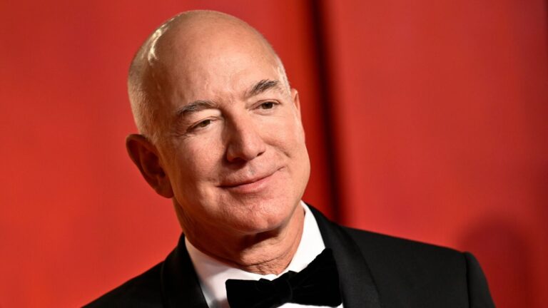 Amazon hits lifetime high, stock up 32% YTD as Jeff Bezoz plans to offload