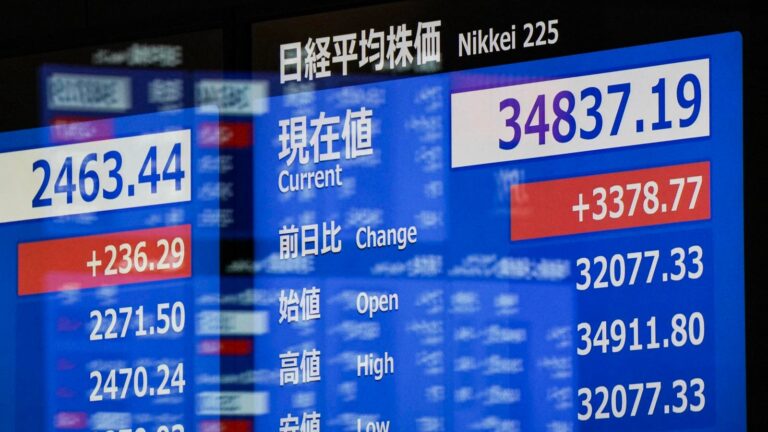 Japanese Stocks Lead Asian Market Rebound After Monday’s Rout