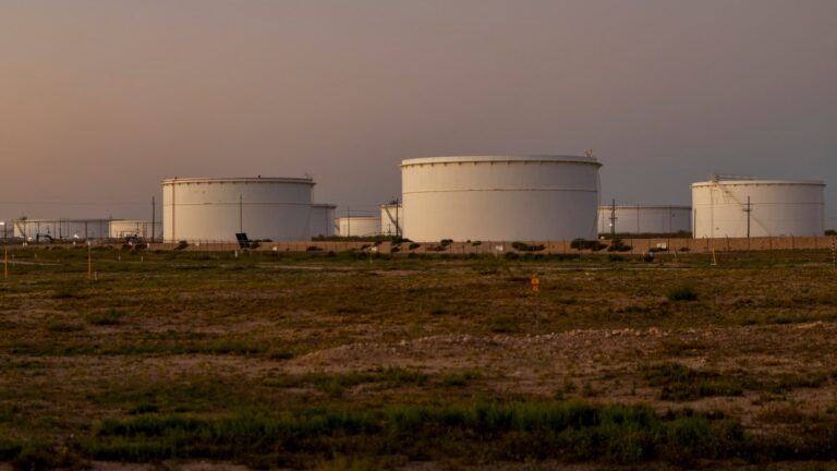 WTI, Brent fall more than 4%