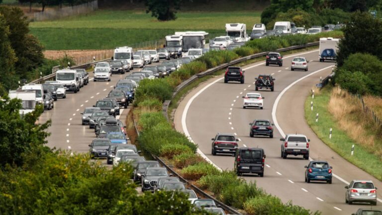 How the German Autobahn ended up without speed limits