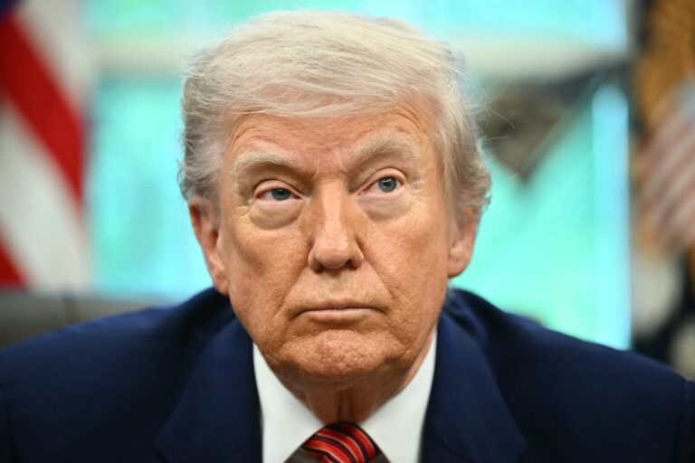 Stock markets plunge after Trump reignites trade war risk with threat of