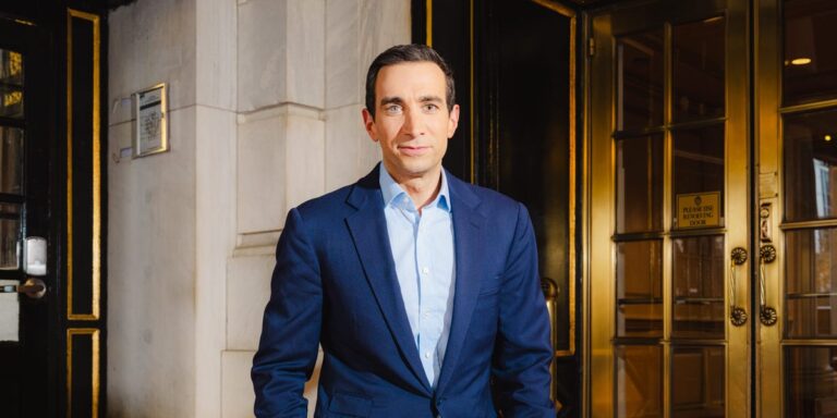 Andrew Ross Sorkin on Today’s Stock Market Vs. the 1929 Bubble
