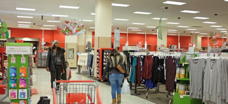 US retailers buy up real estate again as market tightens