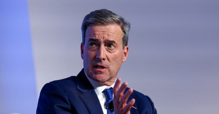 KeyCorp CEO rules out acquisitions, emphasizes focus on buybacks