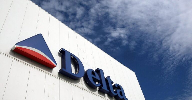 Delta sells major employee parking lot near Atlanta airport for $75 million