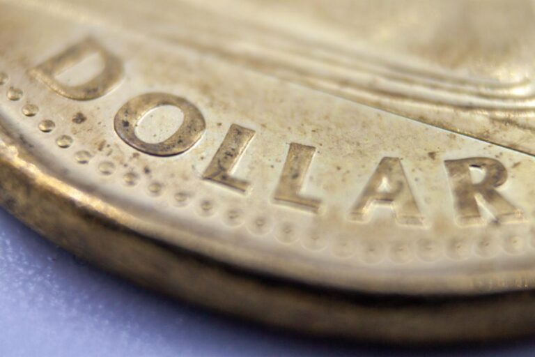 Canadian dollar to reclaim the U.S. 75-cent mark by year-end, analysts say