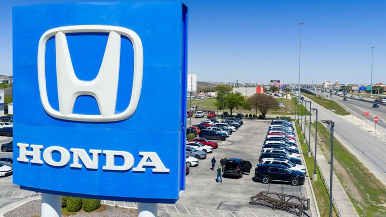 Shares rise even after company reports operating losses