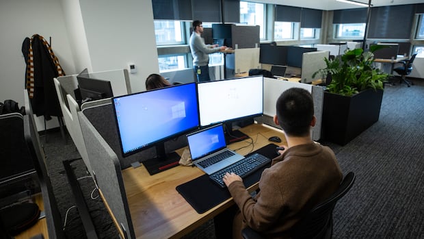 Narcissistic leaders more likely to oppose remote work, new research