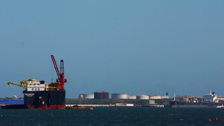 Venezuela grants North American Blue Energy Partners 100-year concessions