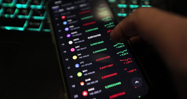 Bitcoin, XRP, Ethereum, and Solana Drop. Will Crypto Recover by the End of