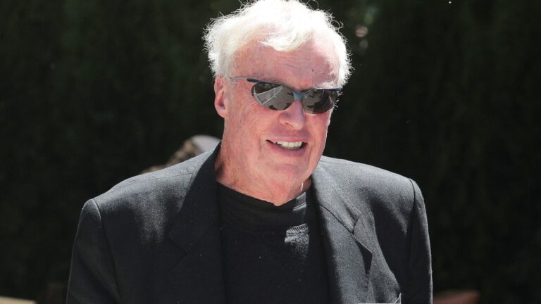 Nike co-founder Phil Knight donates $1.1B to Oregon medical center