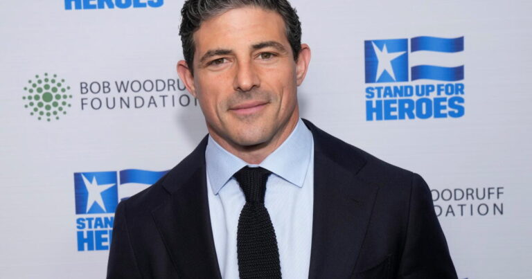 Former ABC News employee drops harassment charge against CBS correspondent