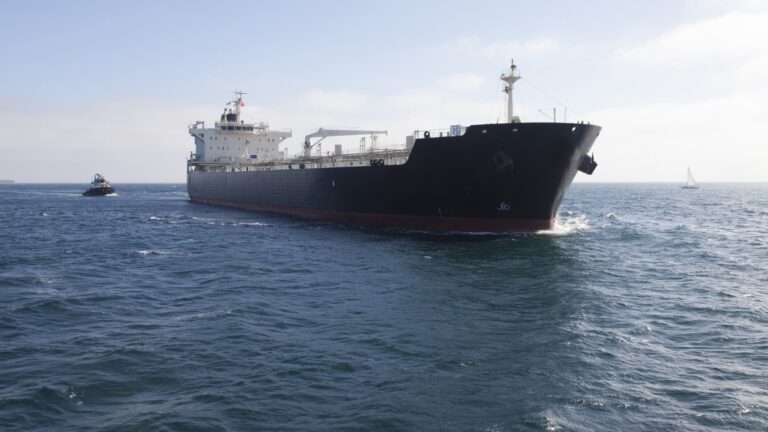 Oil prices fall as traders hope for diplomatic progress in Middle East